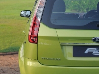 thumbs 2010 Ford Figo  (17) photo